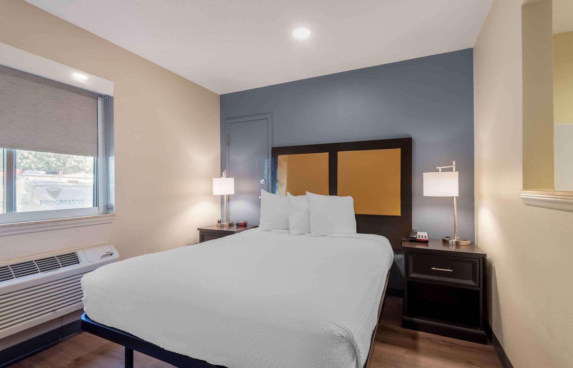 Extended Stay America Select Suites - Charlotte - Tyvola Rd - Executive Park Экстерьер фото