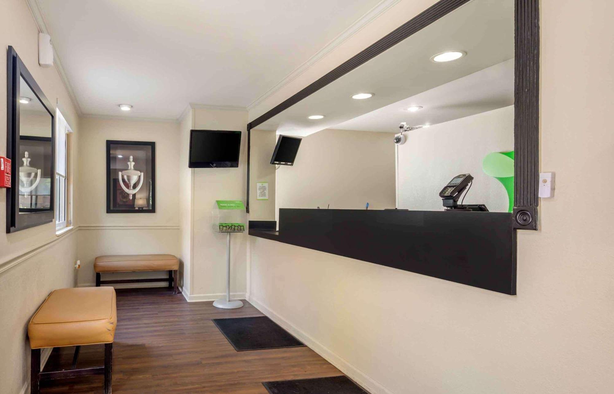 Extended Stay America Select Suites - Charlotte - Tyvola Rd - Executive Park Экстерьер фото