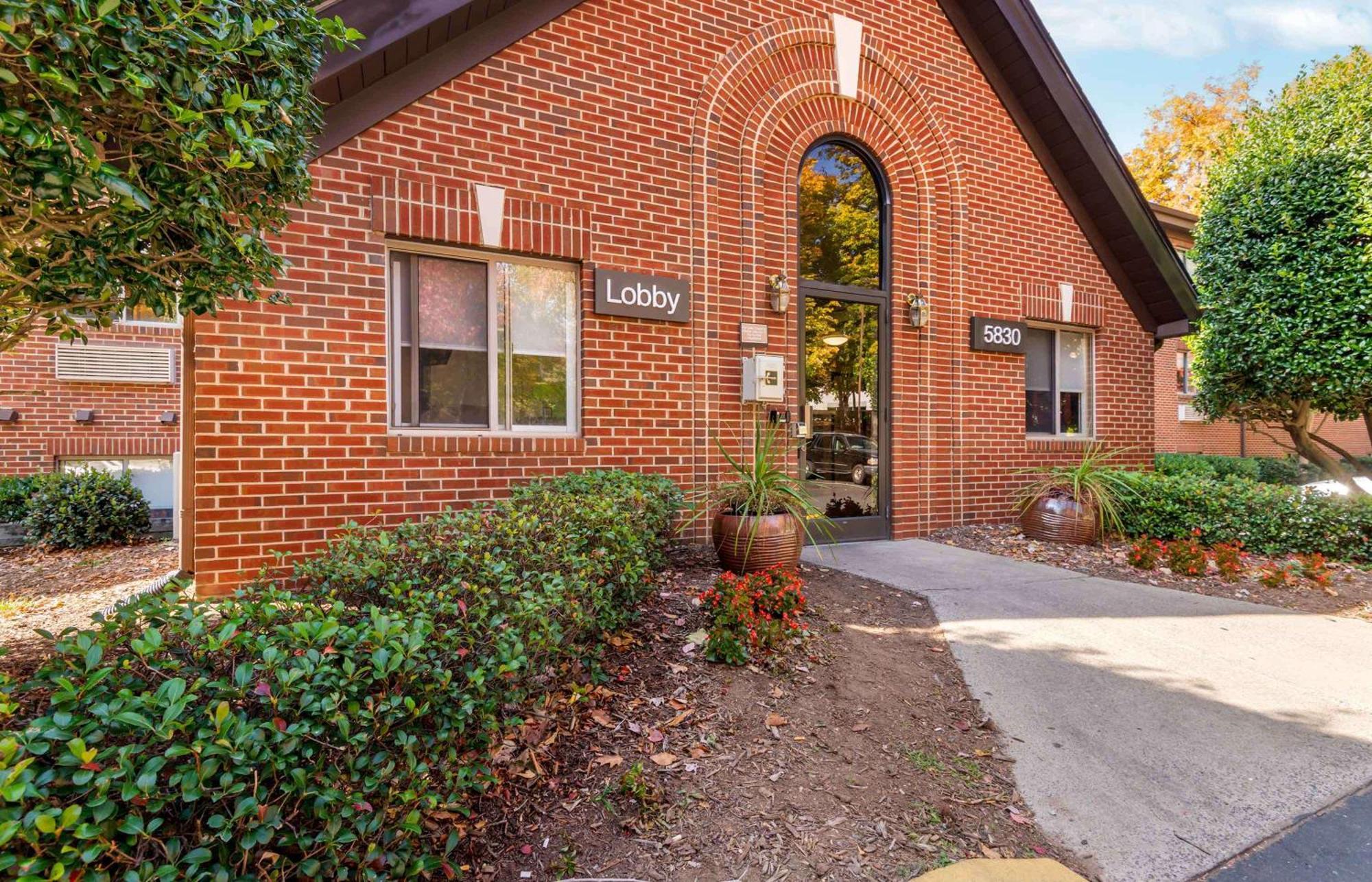 Extended Stay America Select Suites - Charlotte - Tyvola Rd - Executive Park Экстерьер фото