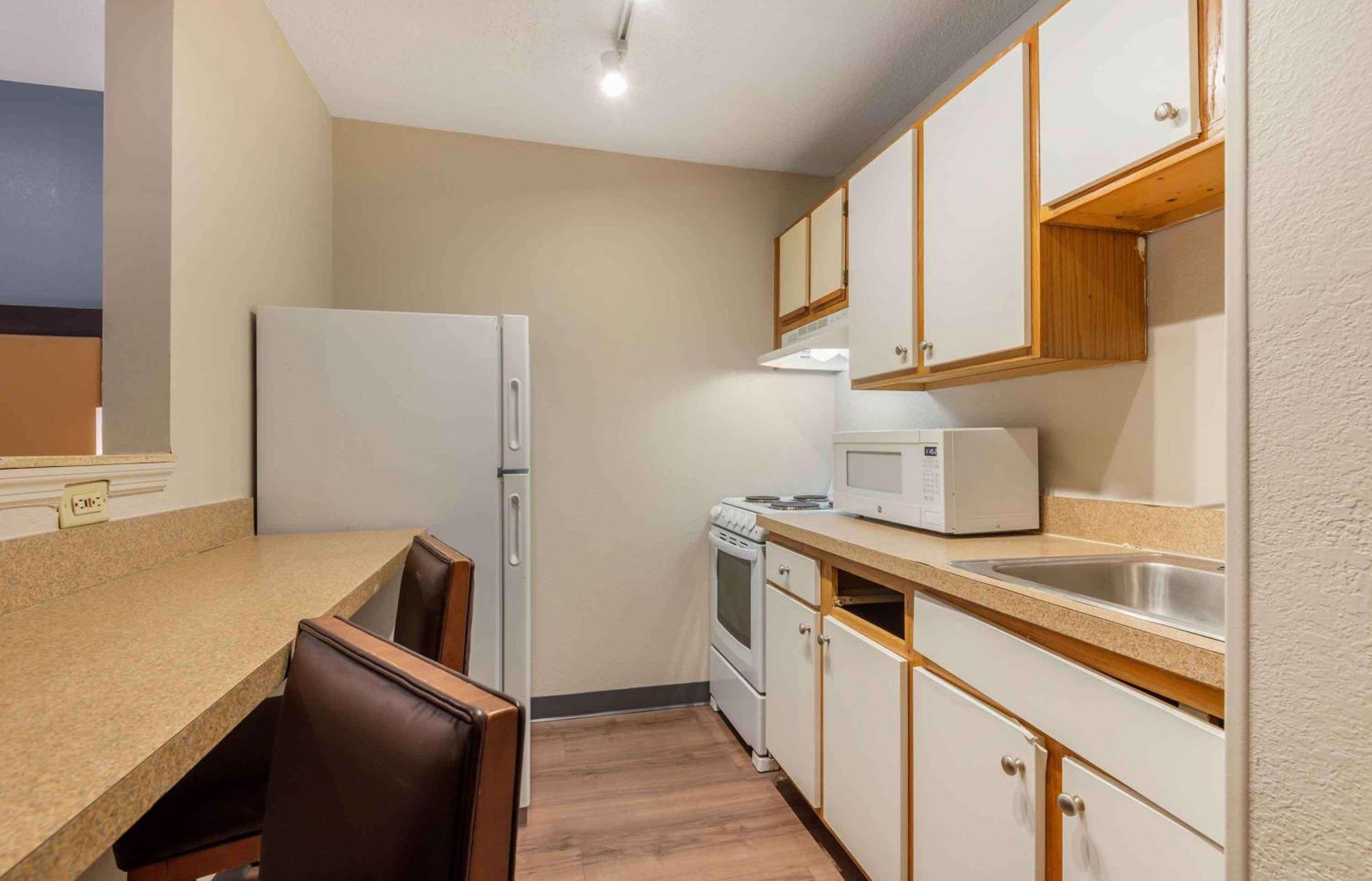 Extended Stay America Select Suites - Charlotte - Tyvola Rd - Executive Park Экстерьер фото