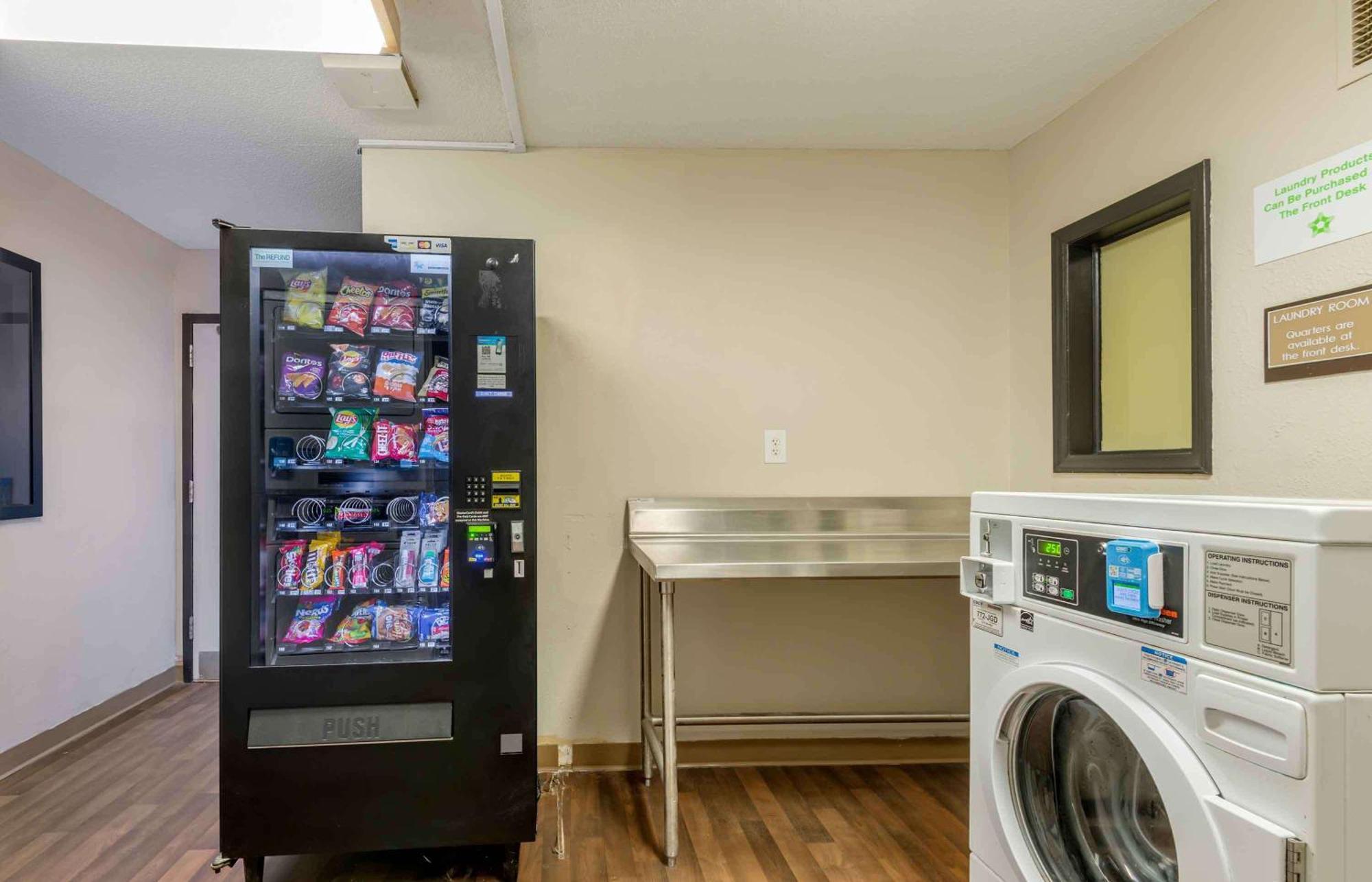 Extended Stay America Select Suites - Charlotte - Tyvola Rd - Executive Park Экстерьер фото