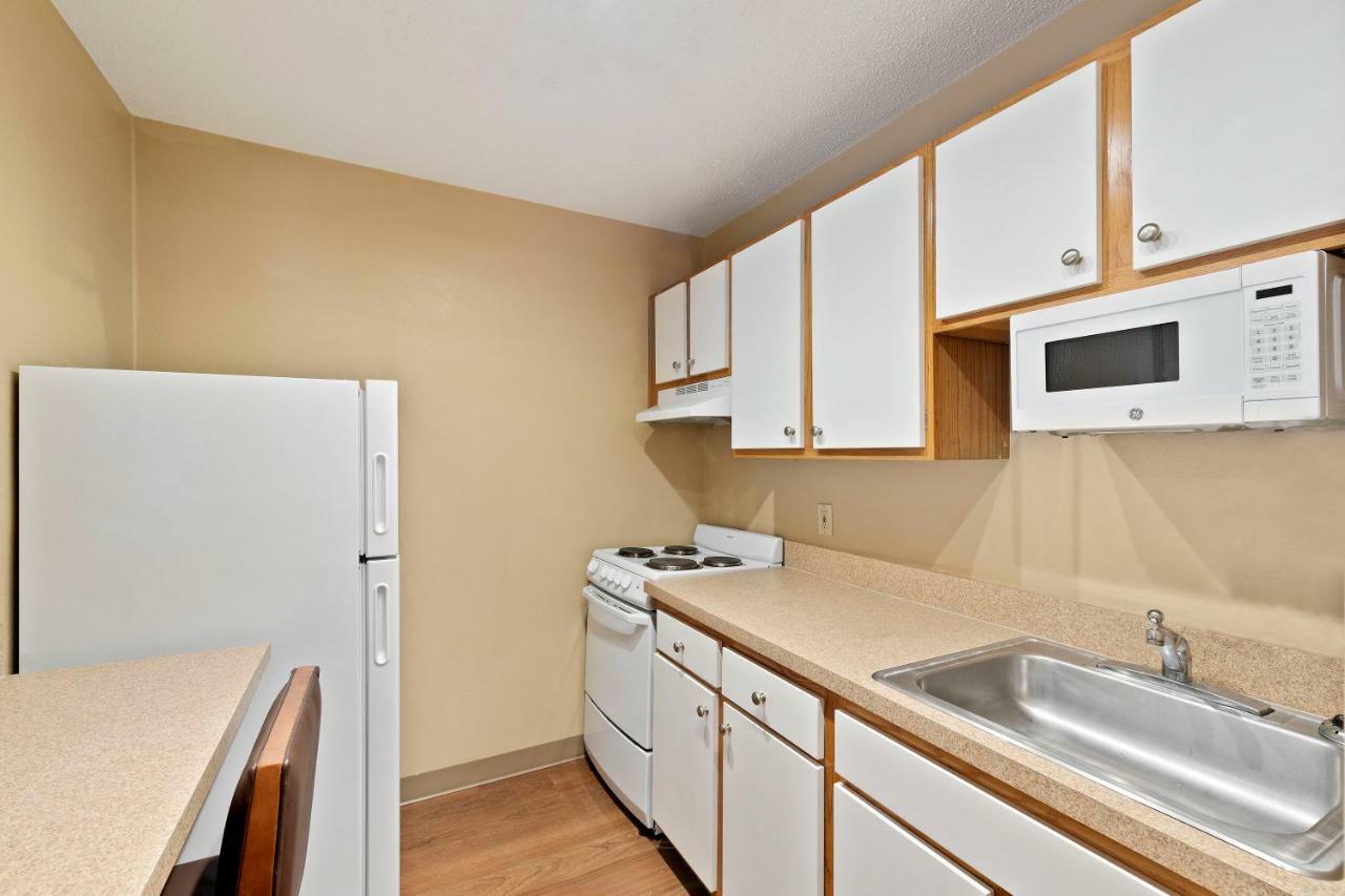 Extended Stay America Select Suites - Charlotte - Tyvola Rd - Executive Park Экстерьер фото